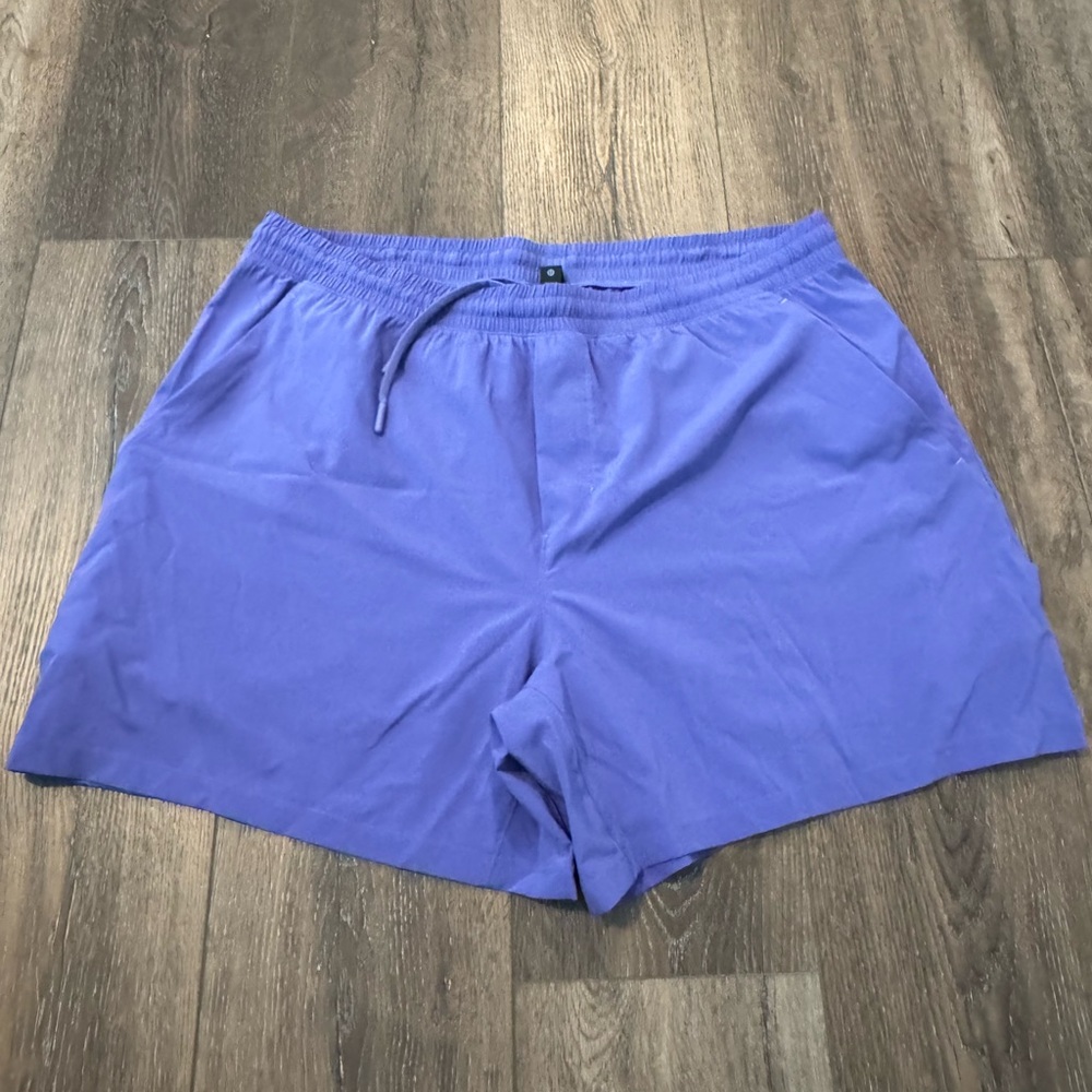 Men’s Lululemon linerless Pace Breaker 5” inseam size XXL